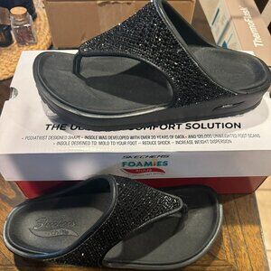 Skechers Foamies: Arch Fit Cali Breeze - Shine On